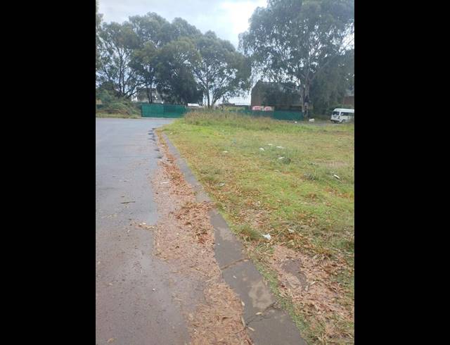 LAND FOR SALE IN RHODESFIELD